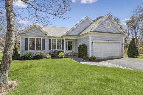 25 Dacey Dr, Centerville, MA 02632 photo 1