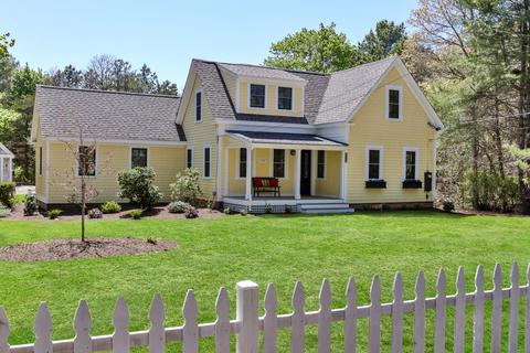 523 Main St, Cotuit, MA 02635 photo 1
