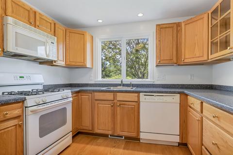 18 Classic Cir, Mashpee, MA 02649 photo 6