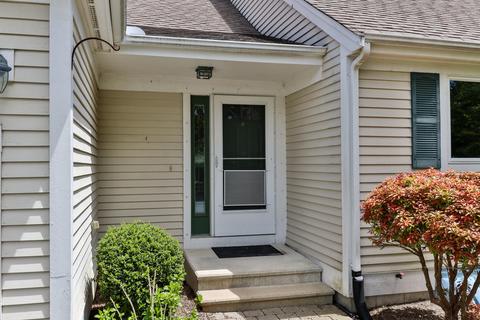 18 Classic Cir, Mashpee, MA 02649 photo 2