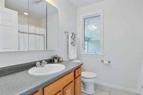 18 Classic Cir, Mashpee, MA 02649 photo 15
