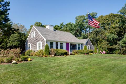 630 S Main St, Centerville, MA 02632 photo 1