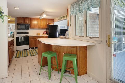 630 S Main St, Centerville, MA 02632 photo 5