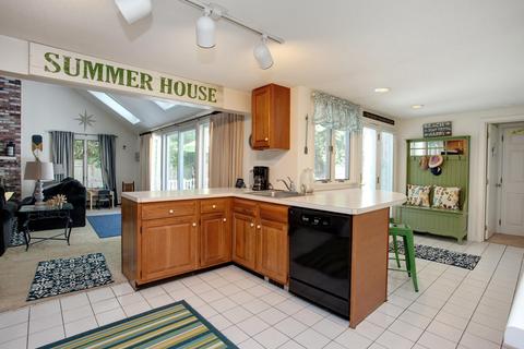 630 S Main St, Centerville, MA 02632 photo 6