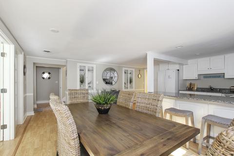 438 Main St, Osterville, MA 02655 photo 6