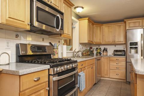 65 Holder Ln, Marstons Mills, MA 02648 photo 5