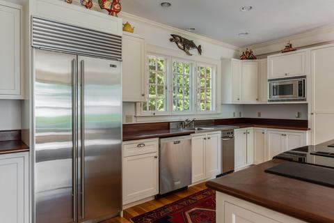 1075 Old Post Rd, Cotuit, MA 02635 photo 9