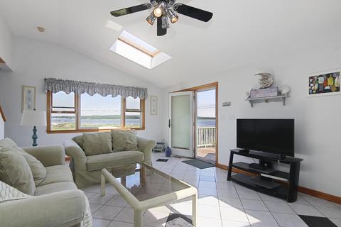 28 Wankinquoah Ave, Wareham, MA 02571 photo 3
