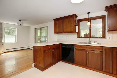 90 Main St, Mashpee, MA 02649 photo 8