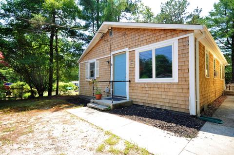 9 Cardinal Ave, East Wareham, MA 02538 photo 1