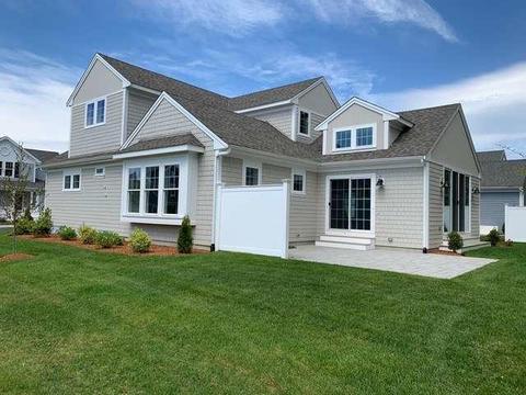 18 Cottage Ln, Mashpee, MA 02649 photo 2