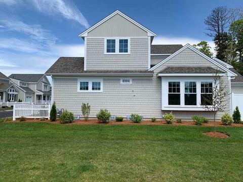 18 Cottage Ln, Mashpee, MA 02649 photo 3