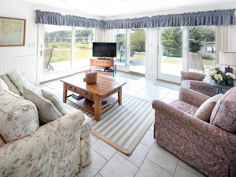 409 Monomoscoy Rd, Mashpee, MA 02649 photo 8