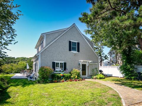409 Monomoscoy Rd, Mashpee, MA 02649 photo 5