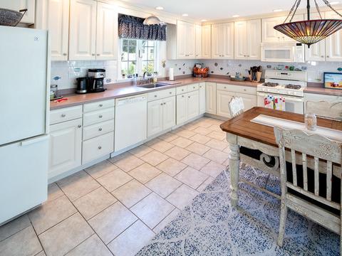 409 Monomoscoy Rd, Mashpee, MA 02649 photo 11