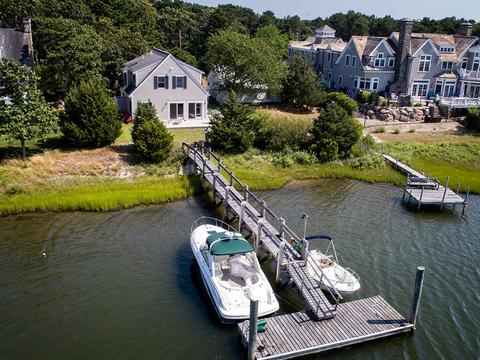 409 Monomoscoy Rd, Mashpee, MA 02649 photo 1