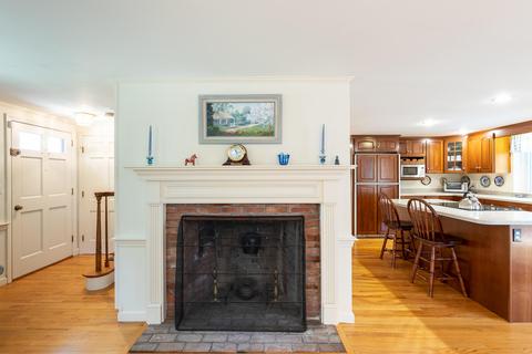 230 Santuit Rd, Cotuit, MA 02635 photo 5