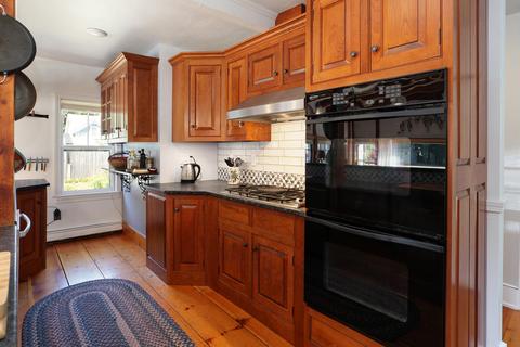 161 School St, Cotuit, MA 02635 photo 10