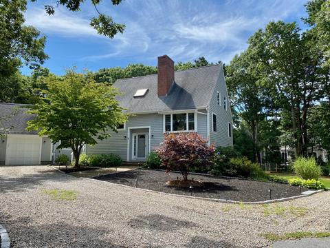 2 Samoset Rd, Mashpee, MA 02649 photo 1