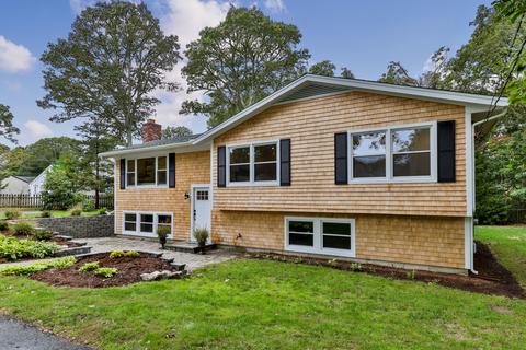 151 Robbins St, Osterville, MA 02655 photo 2
