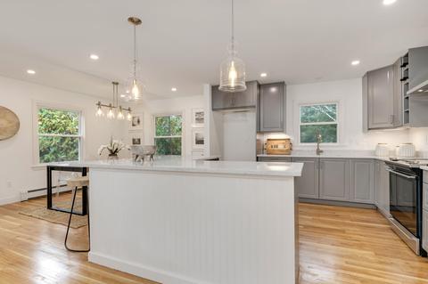 151 Robbins St, Osterville, MA 02655 photo 11