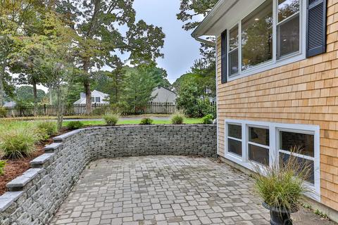 151 Robbins St, Osterville, MA 02655 photo 4
