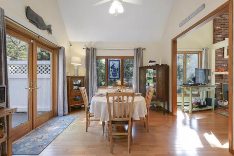41 Surf Dr, Mashpee, MA 02649 photo 9