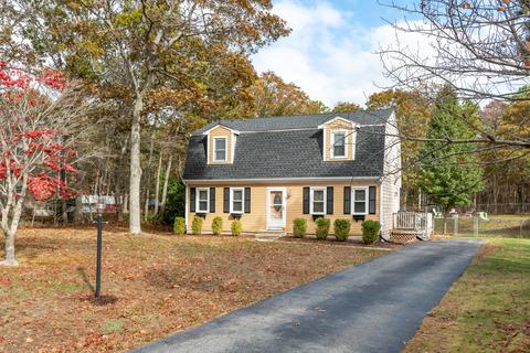 42 Chartwell Dr, Bourne, MA 02532 photo 1