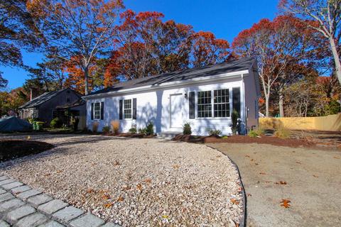 49 Rustic Ln, Hyannis, MA 02601 photo 4