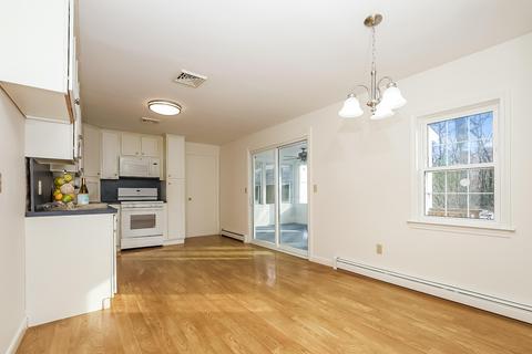 87 Pineview Dr, Cotuit, MA 02635 photo 8