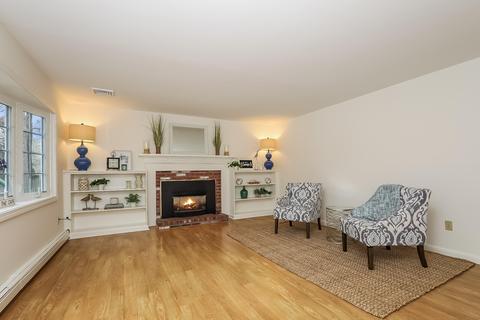 87 Pineview Dr, Cotuit, MA 02635 photo 5