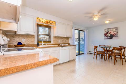 8 Wild Rose Ave, Onset, MA 02558 photo 11