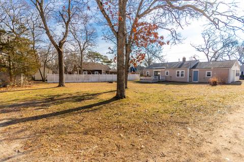 8 Wild Rose Ave, Onset, MA 02558 photo 2