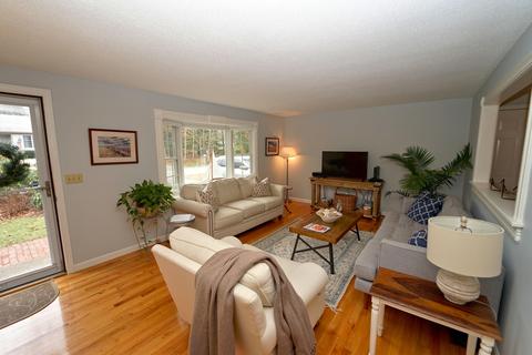 7 Truman Ln, Cotuit, MA 02635 photo 9