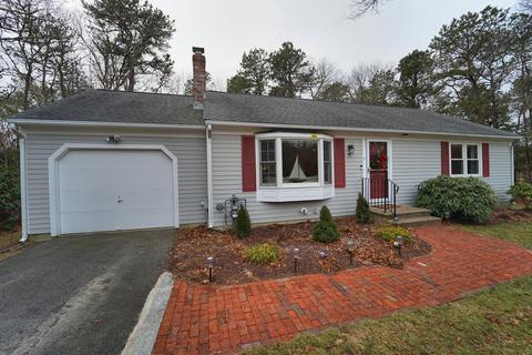 7 Truman Ln, Cotuit, MA 02635 photo 1