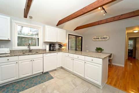 7 Truman Ln, Cotuit, MA 02635 photo 11