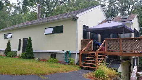 24 Thom Ave, Bourne, MA 02532 photo 2