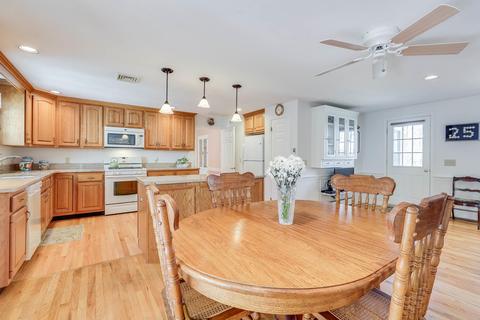 58 Fox Den Bluff Rd, Cotuit, MA 02635 photo 3