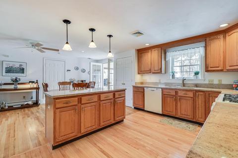 58 Fox Den Bluff Rd, Cotuit, MA 02635 photo 8