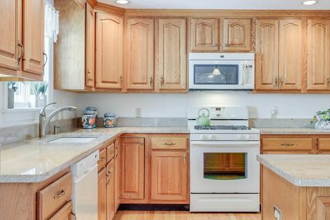 58 Fox Den Bluff Rd, Cotuit, MA 02635 photo 5