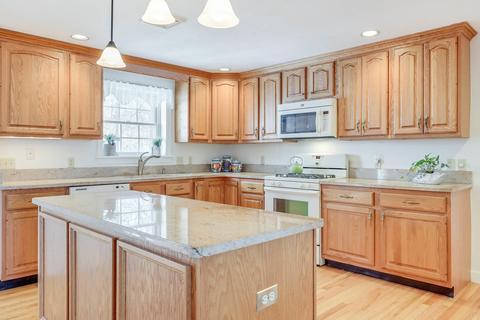 58 Fox Den Bluff Rd, Cotuit, MA 02635 photo 4