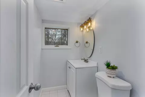 97 Main St, Mashpee, MA 02649 photo 10