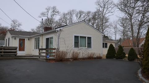 41 Lattimer Ln, Hyannis, MA 02601 photo 1
