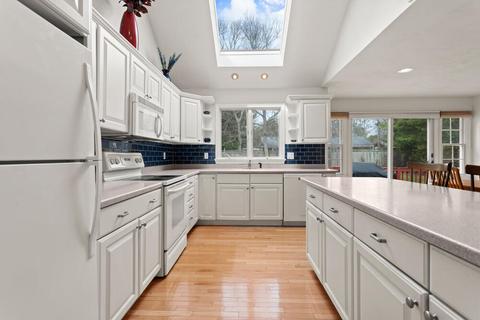 140 Falling Leaf Ln, Osterville, MA 02655 photo 4