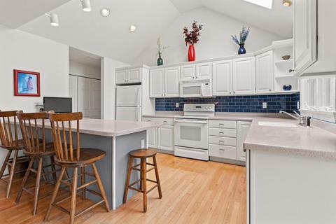 140 Falling Leaf Ln, Osterville, MA 02655 photo 5