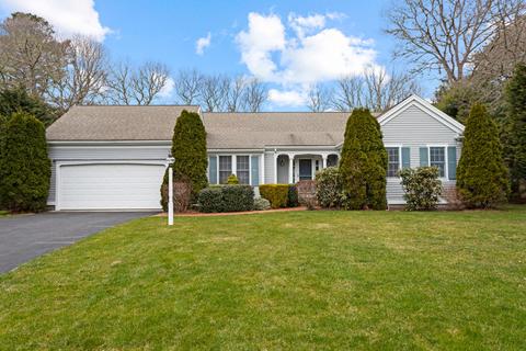 140 Falling Leaf Ln, Osterville, MA 02655 photo 1