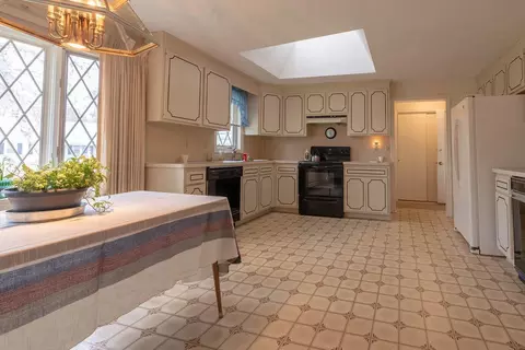 66 Surf Dr, Mashpee, MA 02649 photo 5