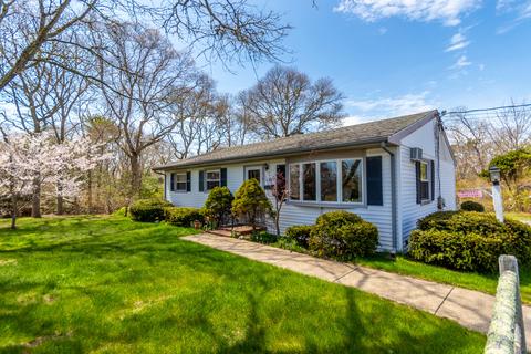 82 Maple St, Buzzards Bay, MA 02532 photo 2