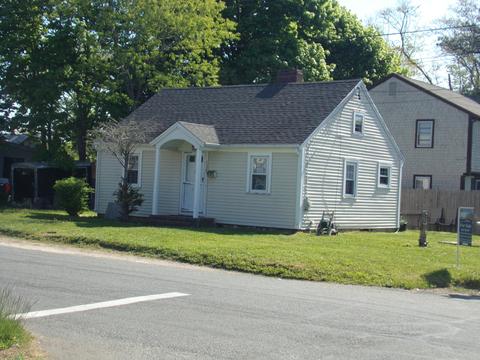 128 Locust St, Hyannis, MA 02601 photo 3