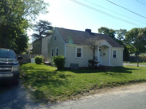 128 Locust St, Hyannis, MA 02601 photo 2